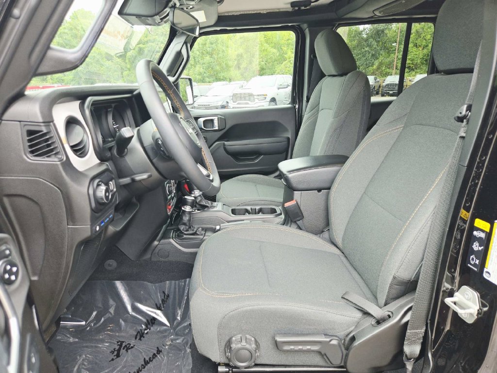 Used 2024 Jeep Wrangler Unlimited AWD/4WD image 11