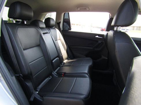 Used 2020 Volkswagen Tiguan S image 21