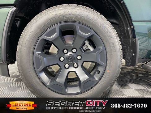 New 2026 RAM 1500 Express AWD/4WD image 9