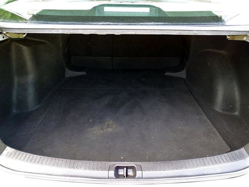 Used 2021 Toyota Corolla LE FWD image 14