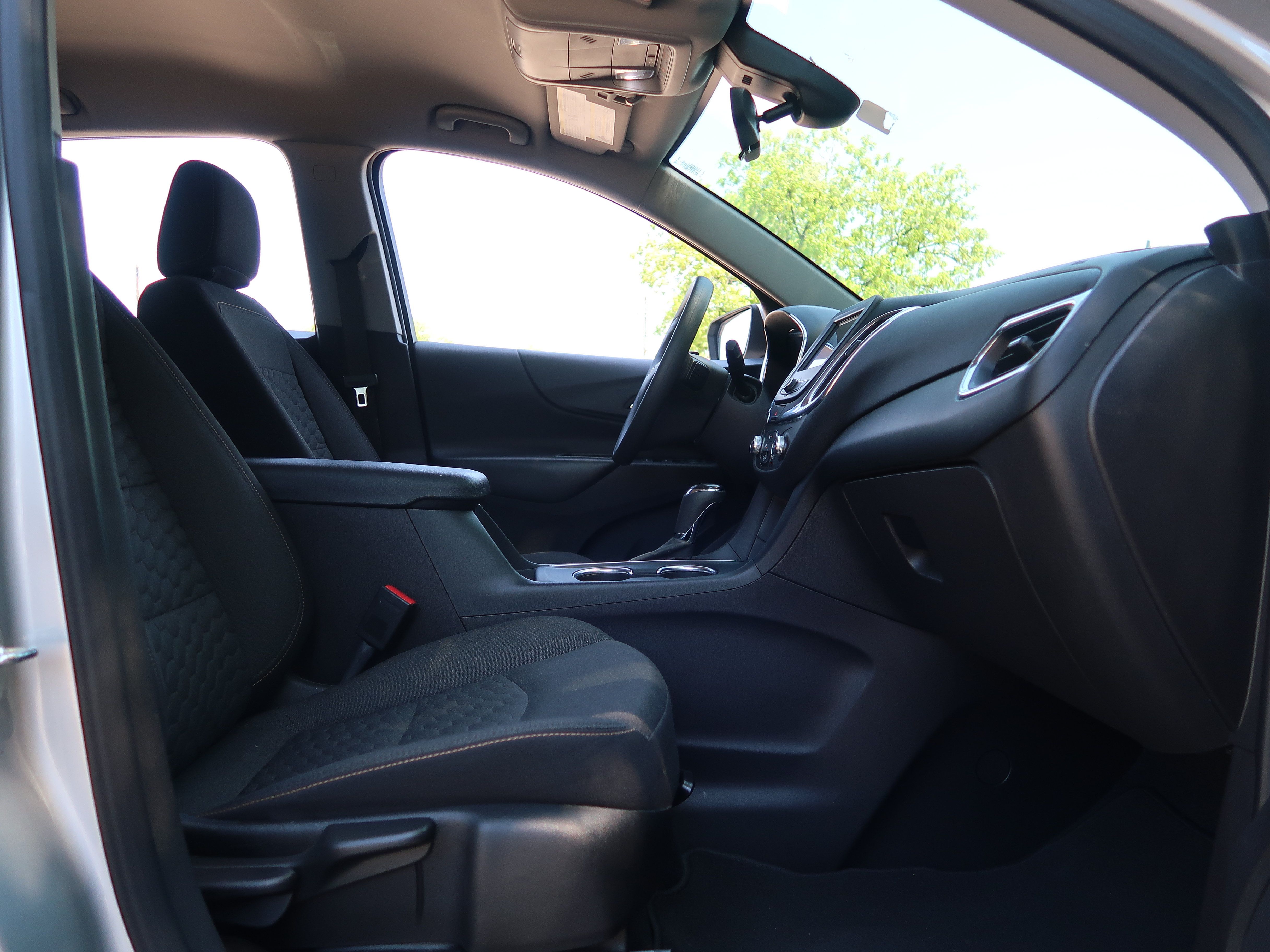 Used 2021 Chevrolet Equinox LT FWD image 29