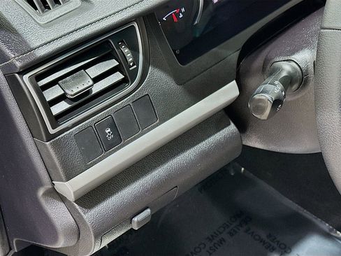 Used 2017 Toyota Camry XLE image 10