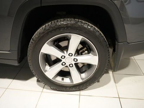 Used 2021 Jeep Grand Cherokee L Limited image 11