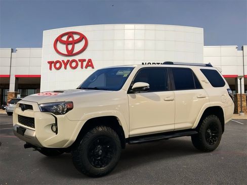 Used 2017 Toyota 4Runner TRD Off-Road Premium image 1