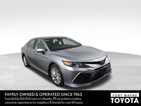 Used 2024 Toyota Camry LE image 4
