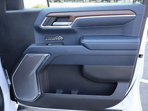 Used 2023 Chevrolet Silverado 1500 High Country w/ Z71 Off-Road Package image 27