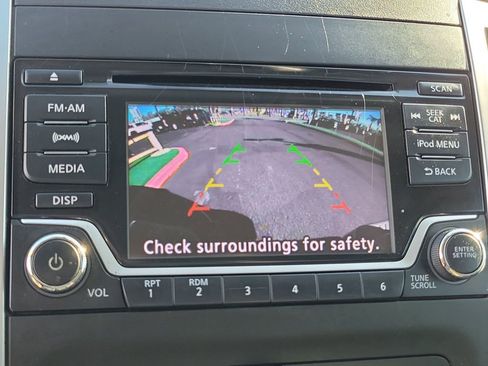 Used 2017 Nissan Frontier SV w/ SV Value Truck Package image 9