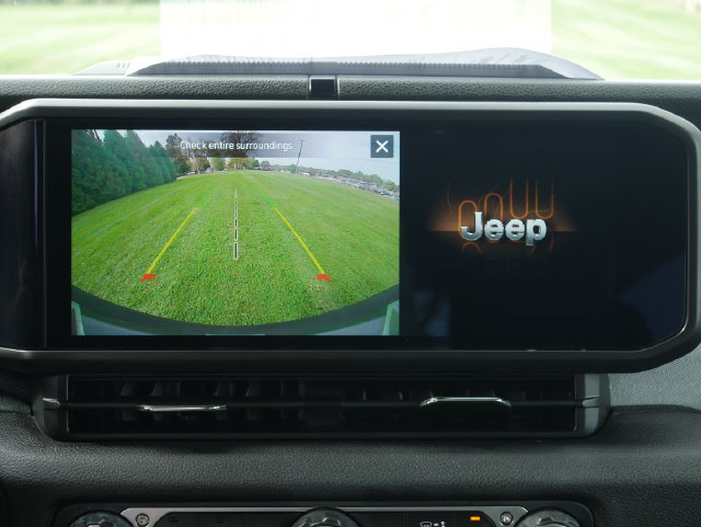 Used 2024 Jeep Wrangler Unlimited w/ Convenience Group AWD/4WD image 5