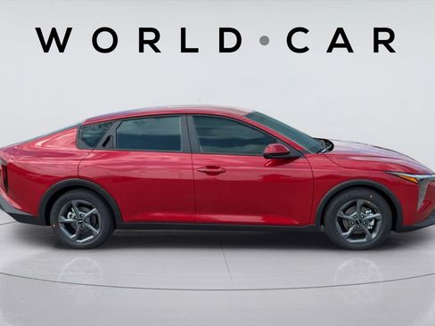 Used 2025 Kia K4 FWD image 2