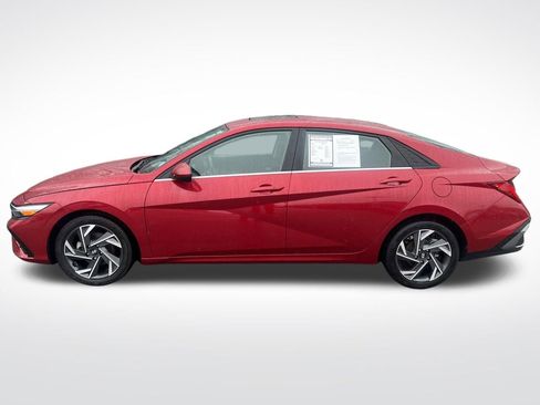 Used 2024 Hyundai Elantra SEL w/ Convenience Package image 2