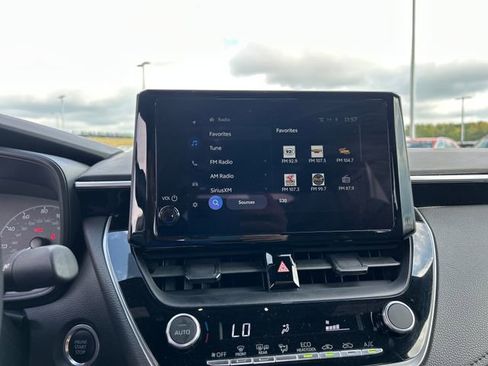 Used 2024 Toyota Corolla SE image 27