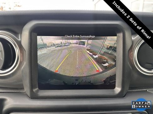 Used 2022 Jeep Wrangler Unlimited Sahara w/ Cold Weather Group image 24