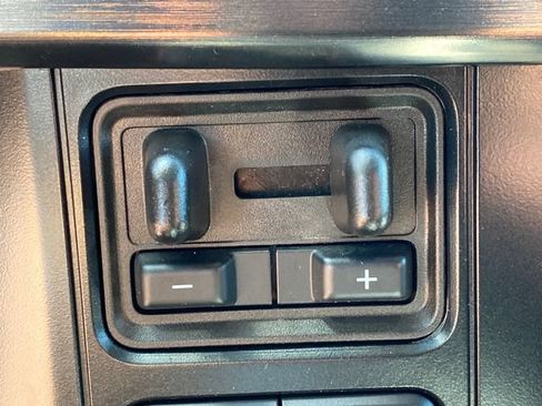 Used 2025 Ford F350 Lariat AWD/4WD image 36