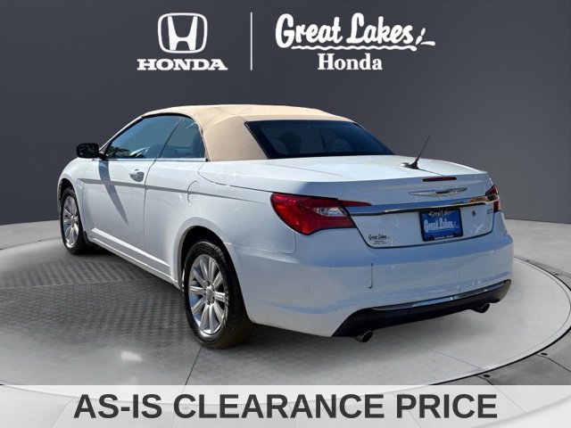 Used 2011 Chrysler 200 Touring w/ Cold Weather Group FWD image 4