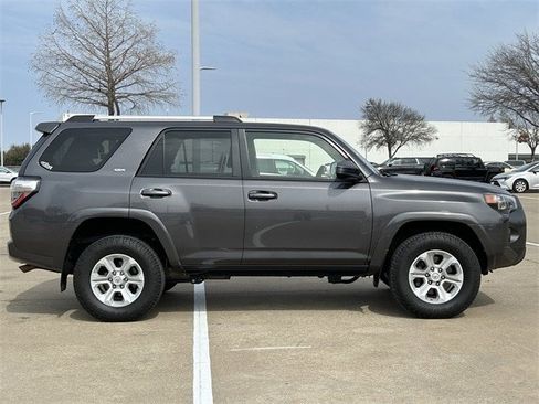 Used 2021 Toyota 4Runner SR5 image 4