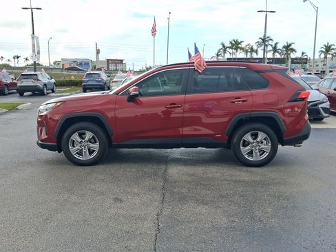 Used 2025 Toyota RAV4 XLE w/ Convenience Package AWD/4WD image 7