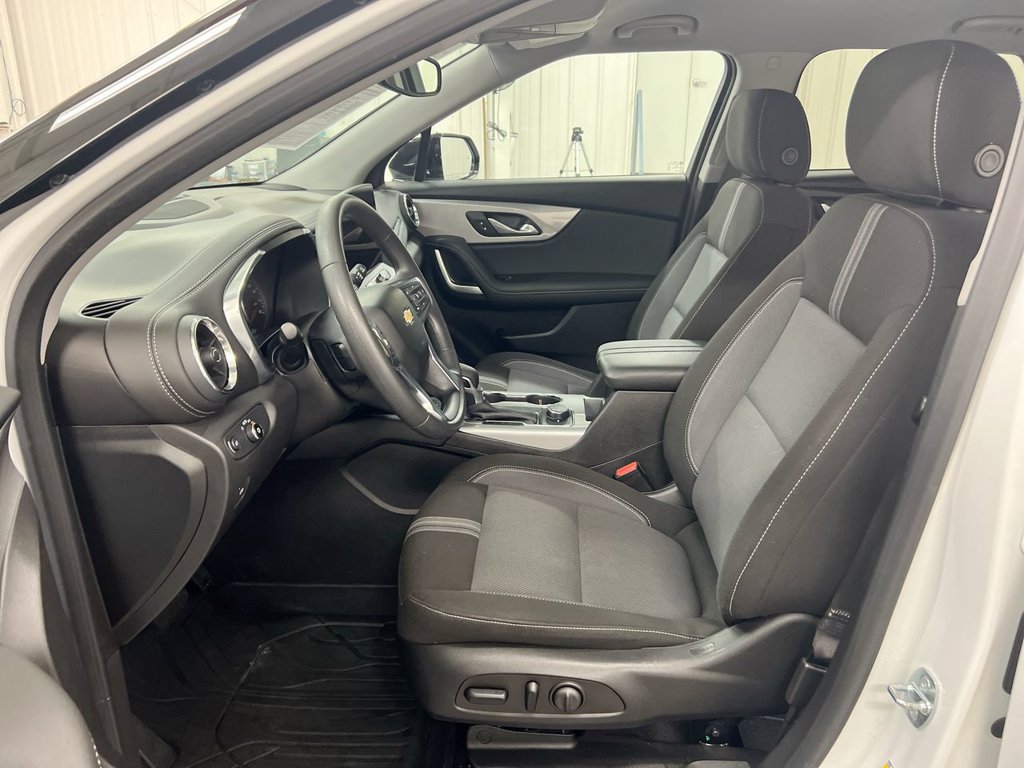 Used 2023 Chevrolet Blazer LT w/ Convenience Package FWD image 19
