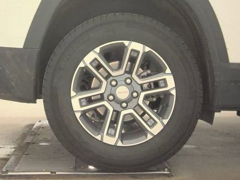 Used 2025 GMC Terrain Elevation image 19