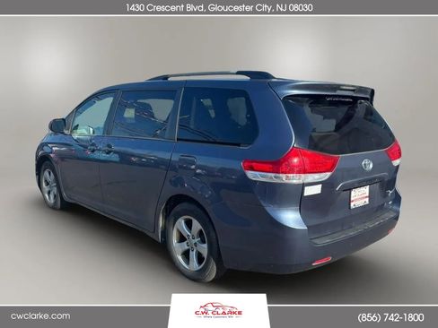 Used 2014 Toyota Sienna LE image 5