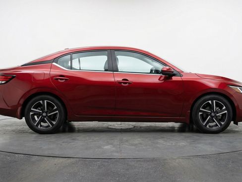Used 2025 Nissan Sentra SV FWD image 11