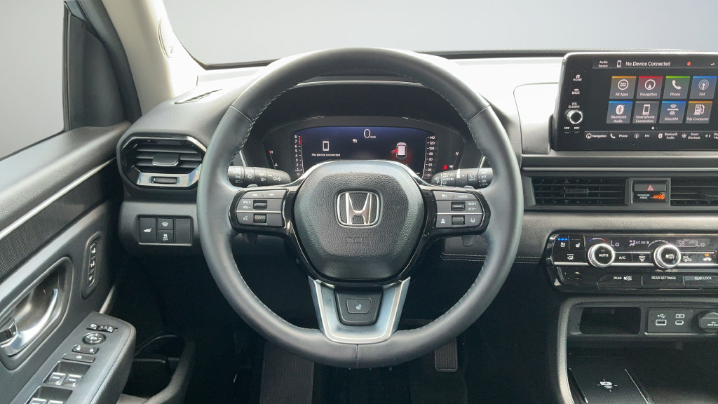 Used 2025 Honda Pilot Elite image 9