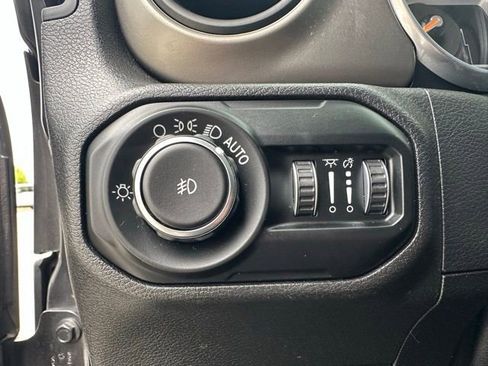 Used 2018 Jeep Wrangler Unlimited Sport S image 24
