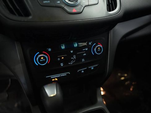 Used 2017 Ford Escape SE FWD image 25