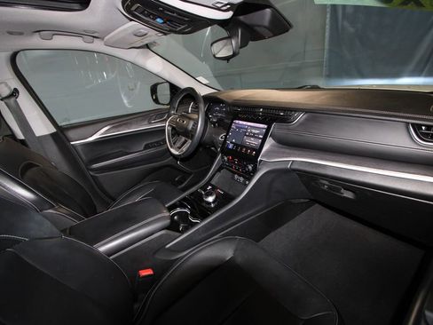 Used 2021 Jeep Grand Cherokee L Limited image 25