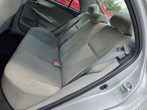 Used 2013 Toyota Corolla LE FWD image 7