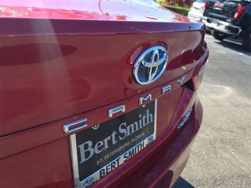 Used 2024 Toyota Camry XLE image 5