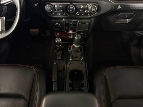 Used 2023 Jeep Wrangler Unlimited Rubicon AWD/4WD image 17