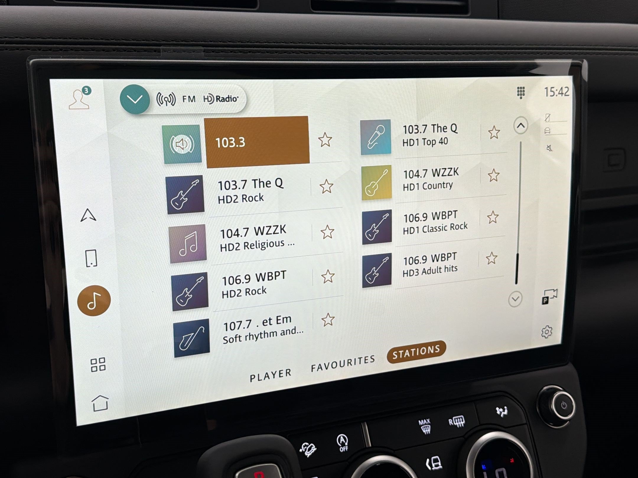 New 2026 Land Rover Defender 130 X-Dynamic SE AWD/4WD image 22