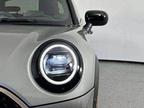 Certified 2025 MINI Cooper S image 9