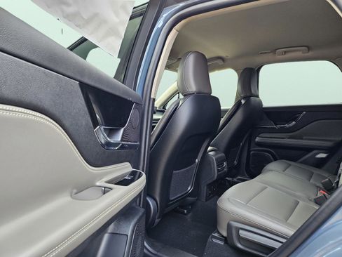 New 2026 Lincoln Corsair Premiere image 23