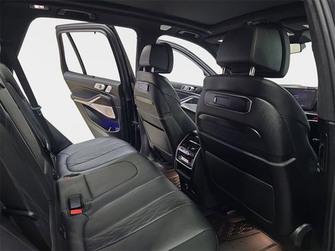 Used 2024 BMW X5 M60i w/ Executive Package image 13
