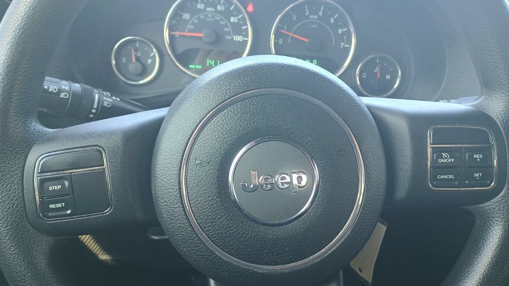 Used 2012 Jeep Wrangler Sport AWD/4WD image 9