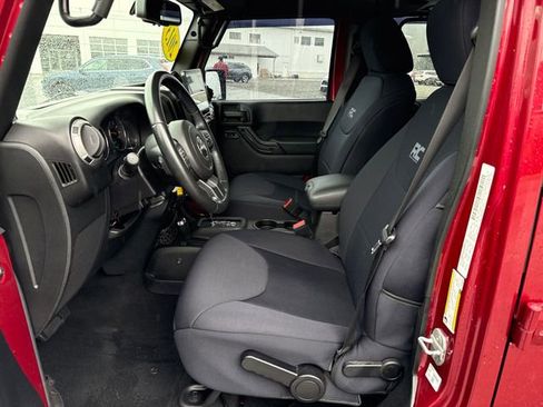 Used 2013 Jeep Wrangler Unlimited Sport image 18