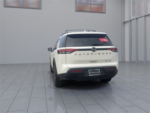 Certified 2022 Nissan Pathfinder SV image 7