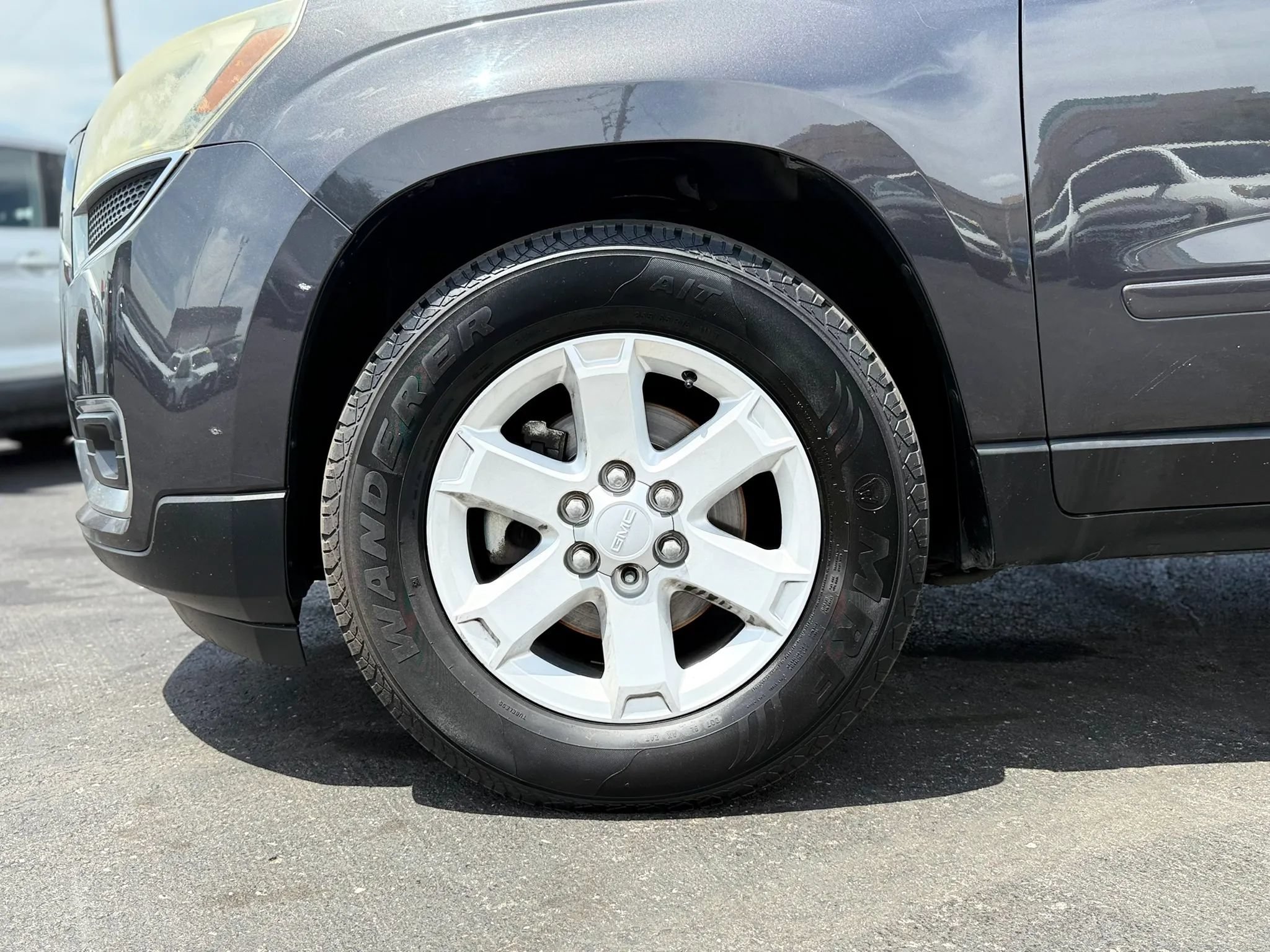 Used 2016 GMC Acadia SLE FWD image 35