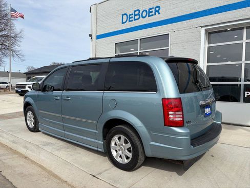 Used 2010 Chrysler Town & Country Touring w/ Trailer Tow Group image 3