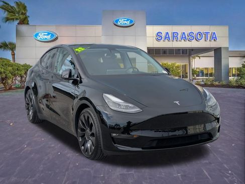Used 2022 Tesla Model Y Performance AWD/4WD image 1