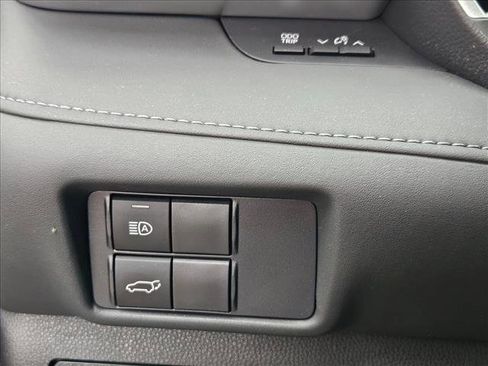 Used 2021 Toyota Highlander XLE image 13