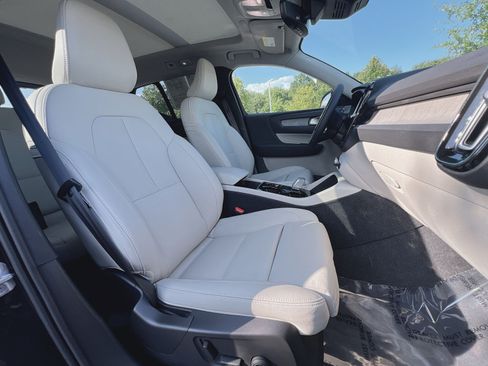 Used 2024 Volvo XC40 B5 Ultimate w/ Protection Package Premier AWD/4WD image 27
