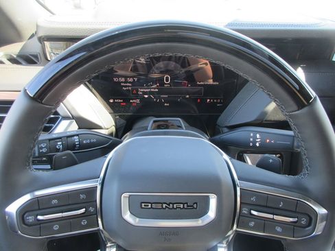 New 2026 GMC Yukon XL Denali image 18