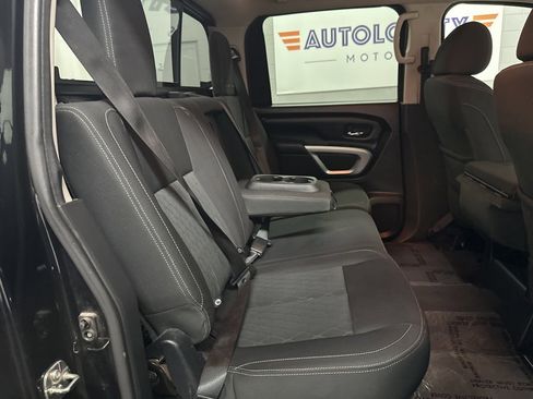 Used 2017 Nissan Titan SV image 21