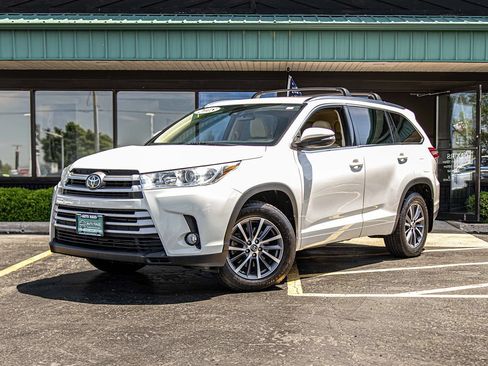 Used 2018 Toyota Highlander XLE FWD image 5