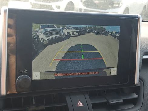 Used 2023 Toyota RAV4 LE AWD/4WD image 17
