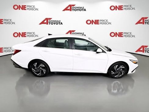 Used 2025 Hyundai Elantra Limited FWD image 8