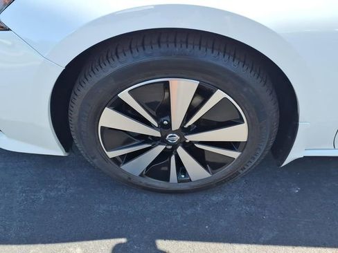 Used 2021 Nissan Altima 2.5 SL FWD image 4