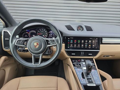 Certified 2023 Porsche Cayenne Platinum Edition AWD/4WD image 8